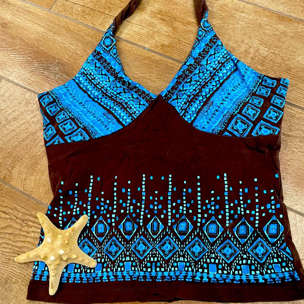 Q&A backless top M